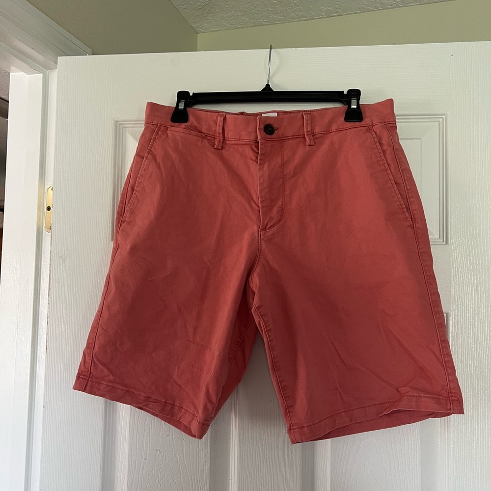 GAP Men's Salmon Flat Front Shorts